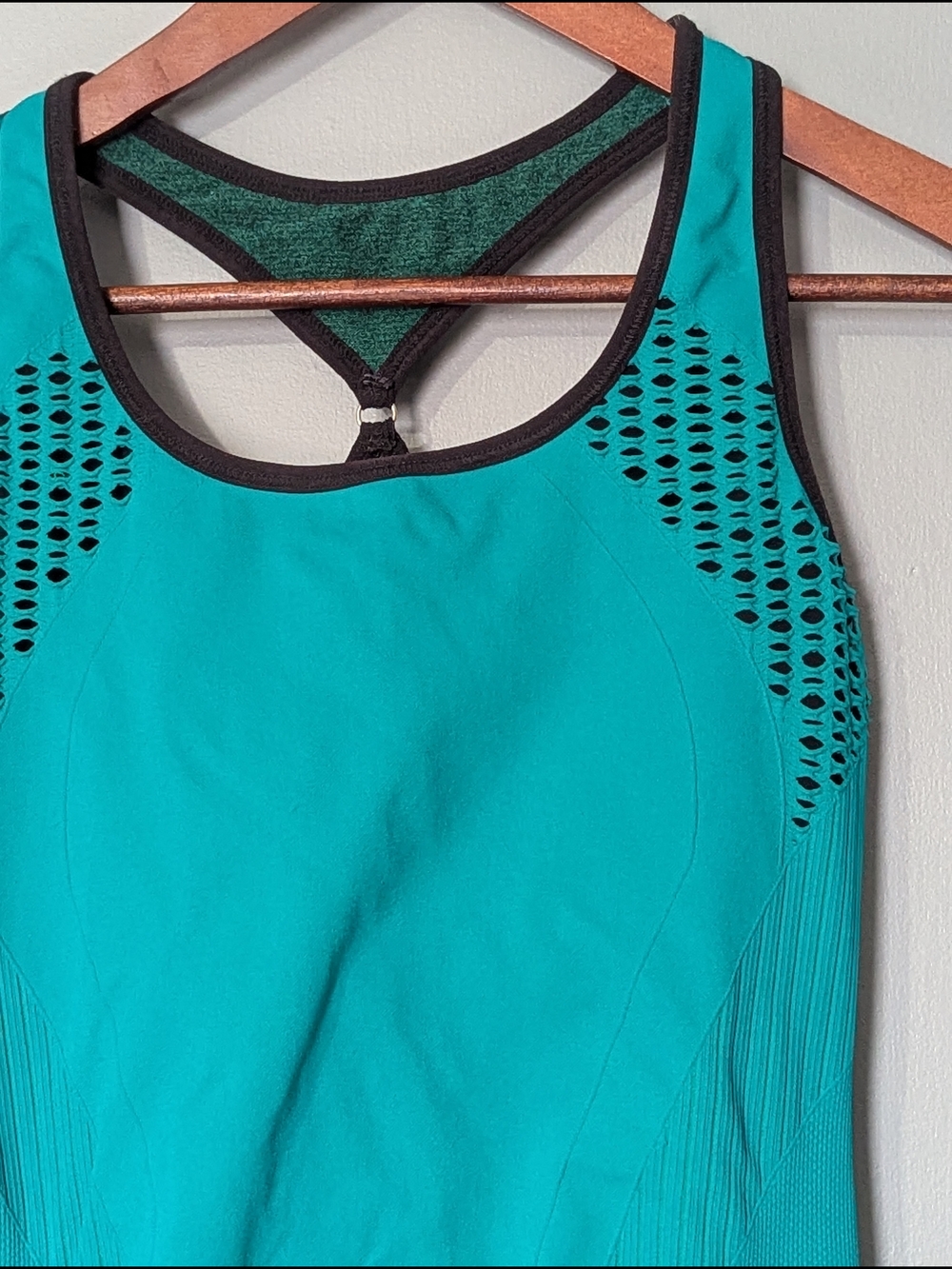 NUX‎ For Ahnu Yogasport Teal Athletic Tank Racerback Built-in Bra - Picture 3 of 8
